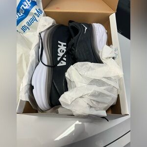 Brand new never been warn Hoka M Bondi 8 wide black and white in box still